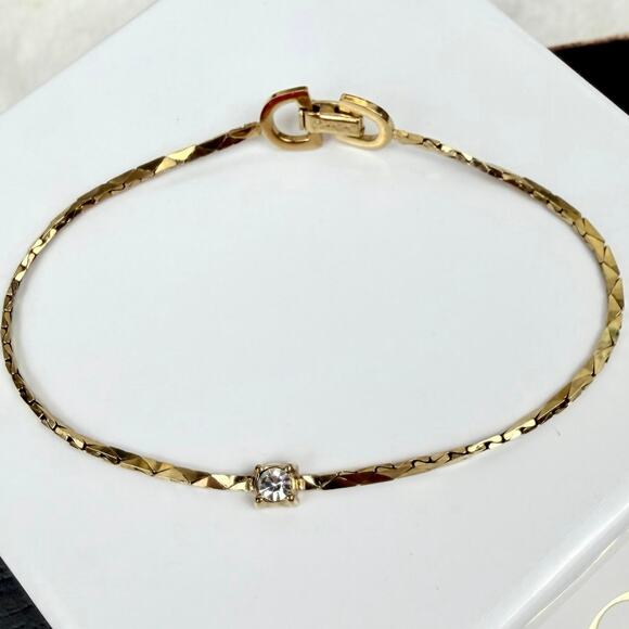 Dior bracelet vintage gold beautiful authentic! Great condition! - Picture 6 of 7